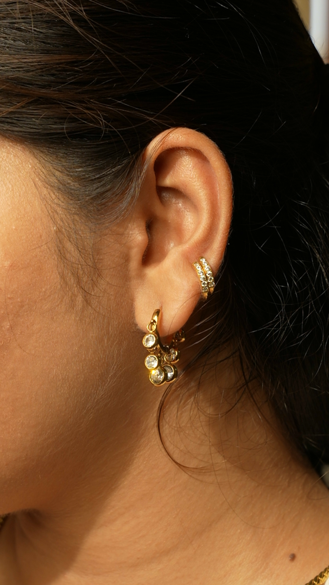 COMBO White Timeless Regal Huggies + NO PIERCING ADDICT EARCUFFS 13MM